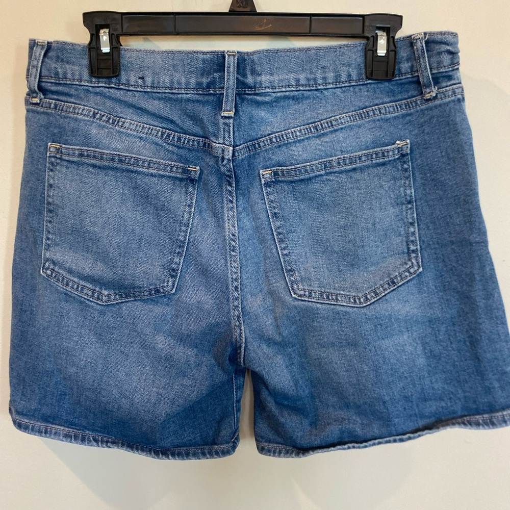 Gap Denim Shorts 5 Inch Distressed Medium Wash Size 10 / 30 - Picture 4 of 5